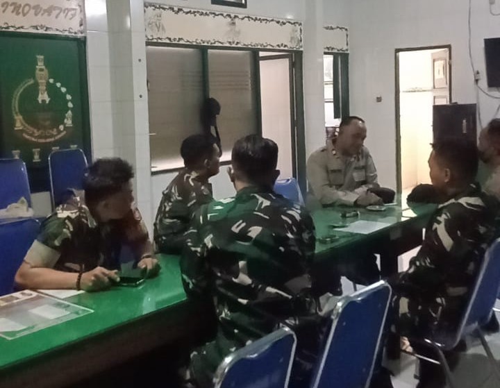 Polsek Sumpiuh Banyumas Silaturahmi ke Koramil 10/Sumpiuh, Perkuat Soliditas TNI-Polri
