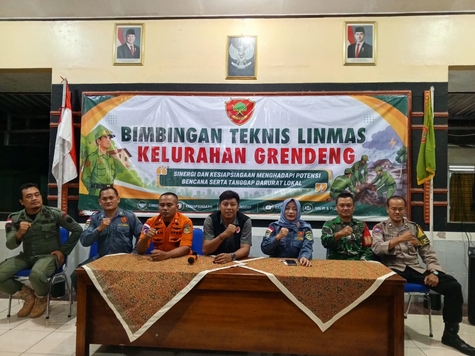 Bhabinkamtibmas Purwokerto Utara Hadiri Bimtek Linmas Grendeng, Perkuat Kesiapsiagaan Hadapi Potensi Bencana