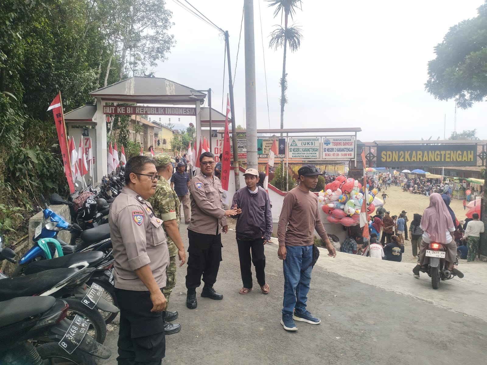 Amankan Hiburan Rakyat, Polsek Cilongok Banyumas Perkuat Kehadiran Polisi di Tengah Masyarakat