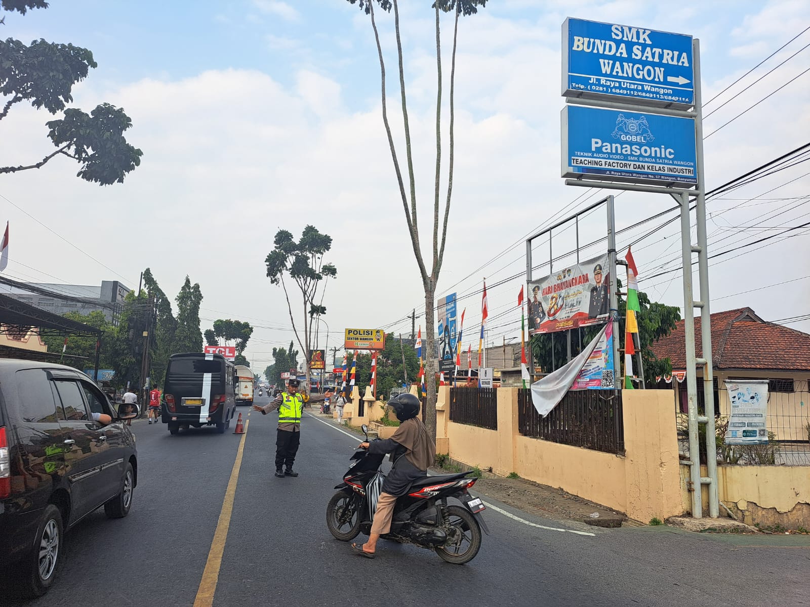 Yanmas Pagi di SMPN 8 Purwokerto, Polisi Banyumas Ciptakan Lalu Lintas Kondusif