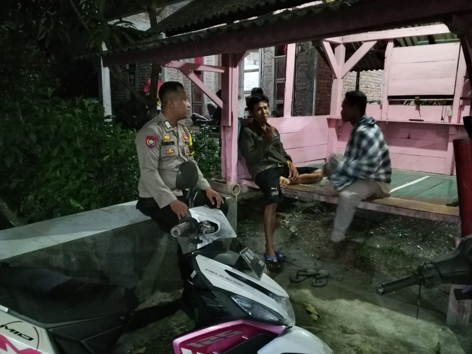 Polisi Banyumas dan Warga Bersatu di Pos Kamling, Ini Tujuannya!