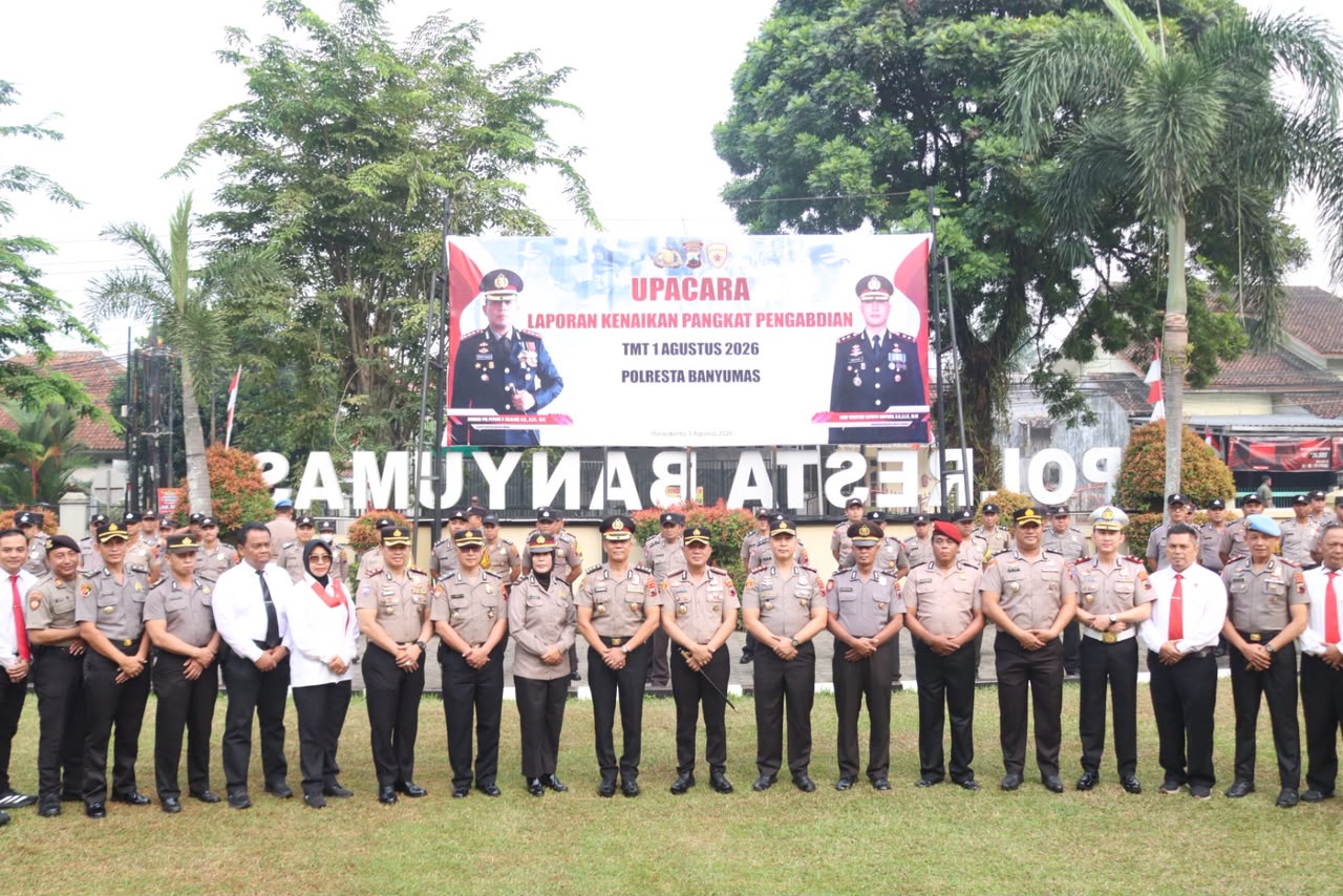 Kapolresta Banyumas Pimpin Upacara Kenaikan Pangkat Pengabdian, Apresiasi Loyalitas Empat Personel Polri