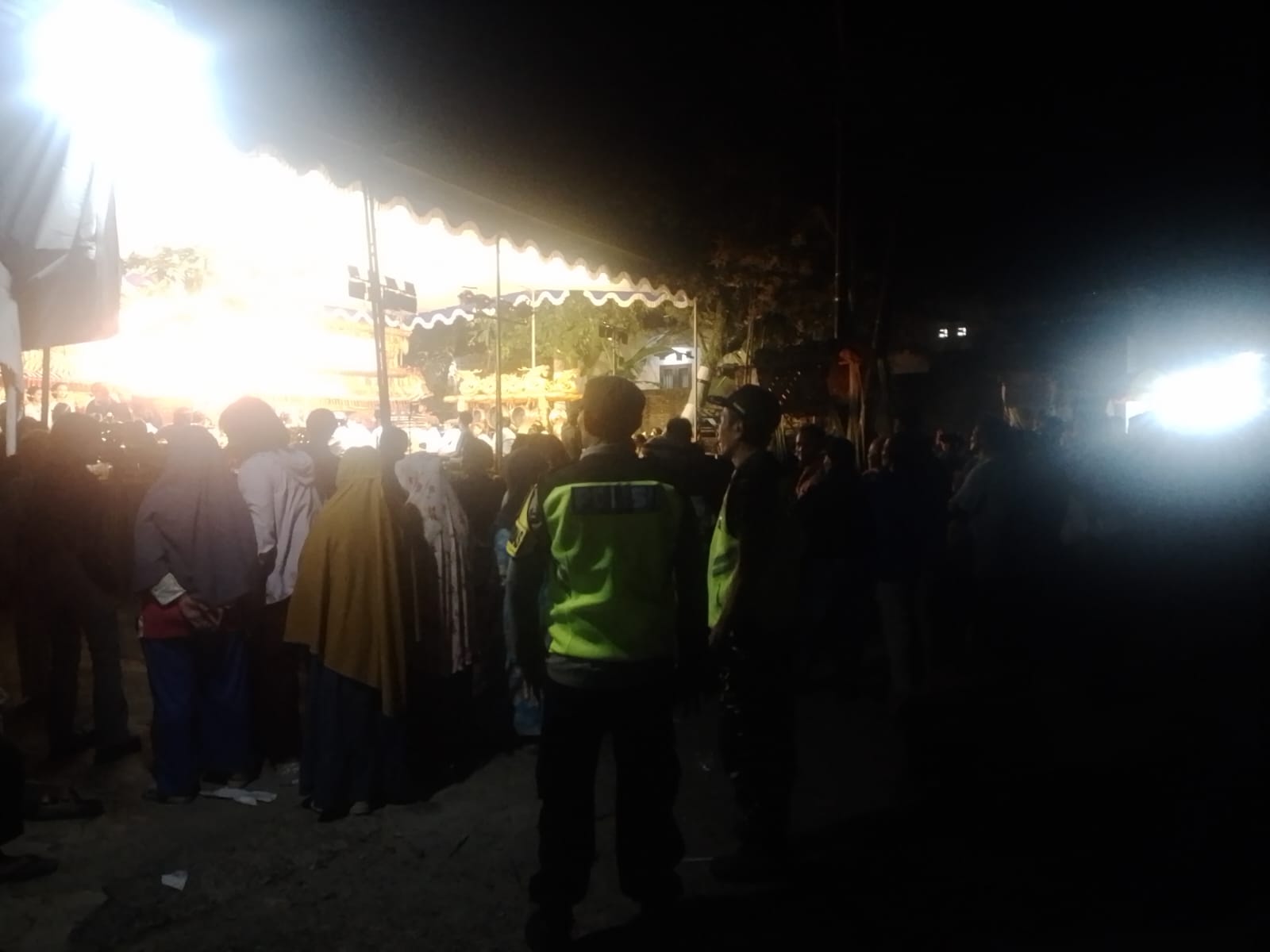 Polsek Rawalo Kawal Pagelaran Wayang Kulit Memetri Bumi, Acara Berlangsung Aman dan Kondusif