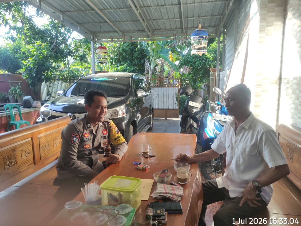 Pererat Silaturahmi, Bhabinkamtibmas Wangon Banyumas Sambangi Tokoh Masyarakat