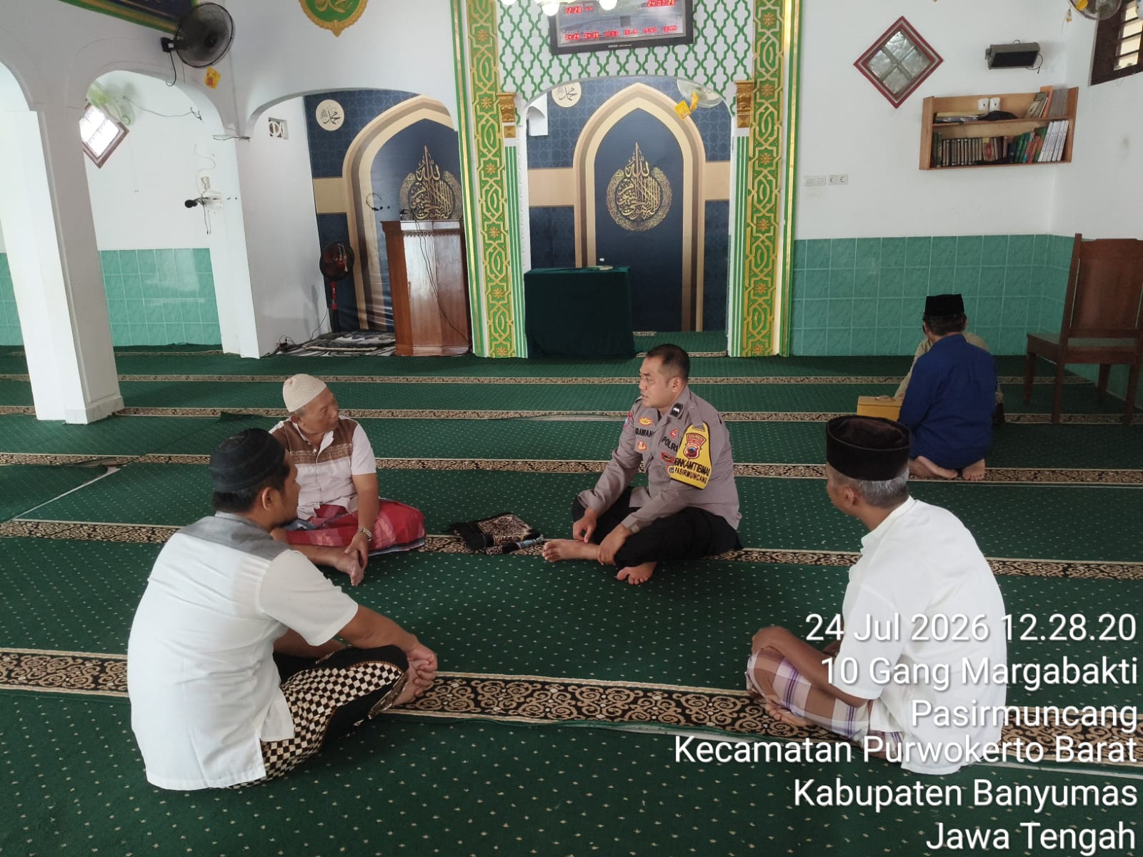Sambangi Takmir Masjid, Polsek Purwokerto Barat Banyumas Ajak Pengurus Tingkatkan Keamanan Lingkungan