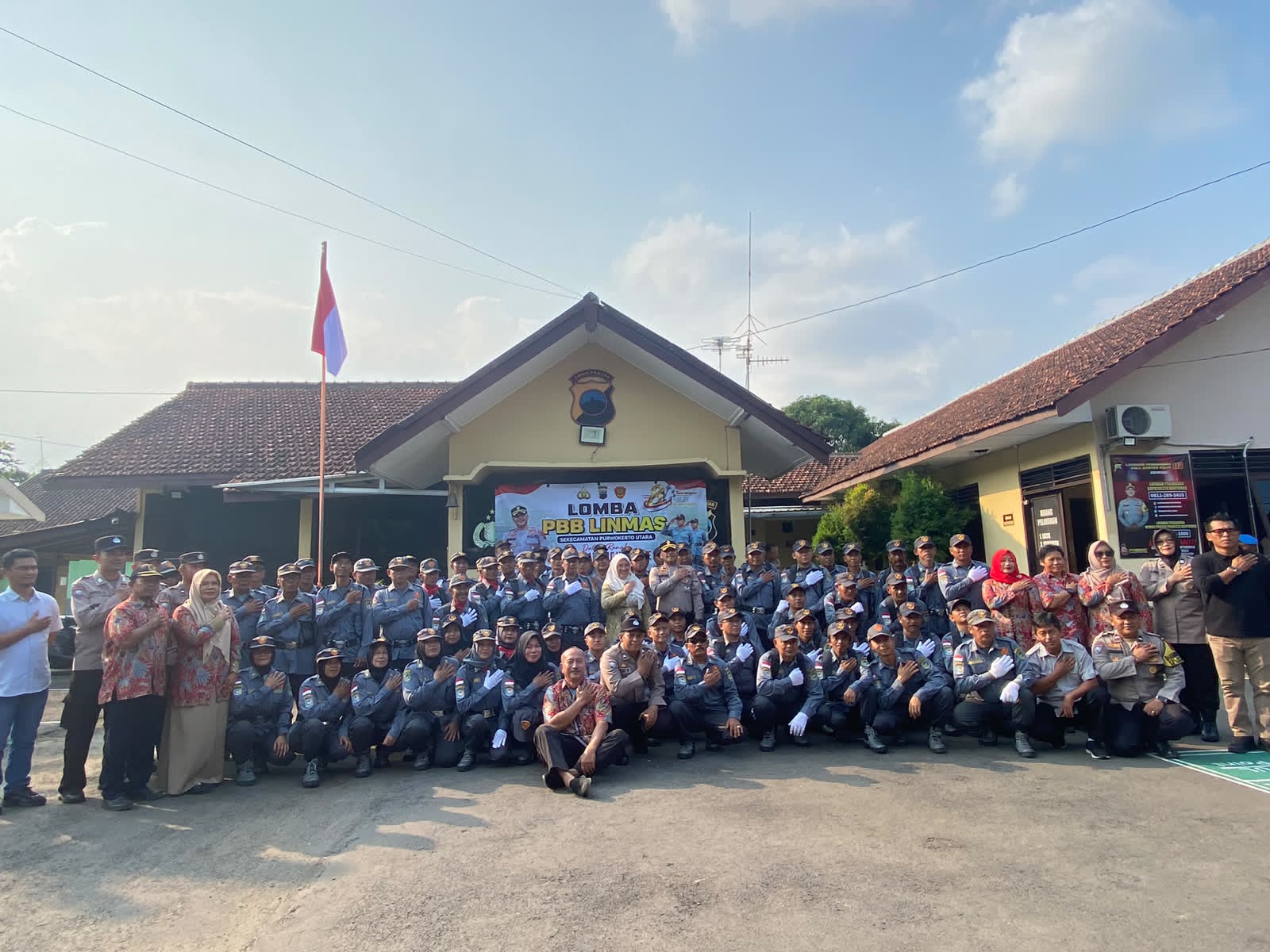 Mantapkan Peran Linmas! Polresta Banyumas Banyumas Gelar Lomba PBB di HUT Bhayangkara ke-80