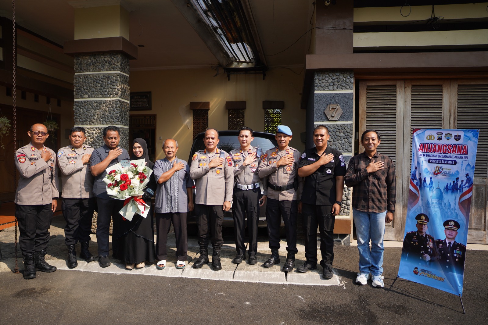 Tak Hanya Silaturahmi, Anjangsana Polresta Banyumas di HUT Bhayangkara ke 80 Sarat Makna