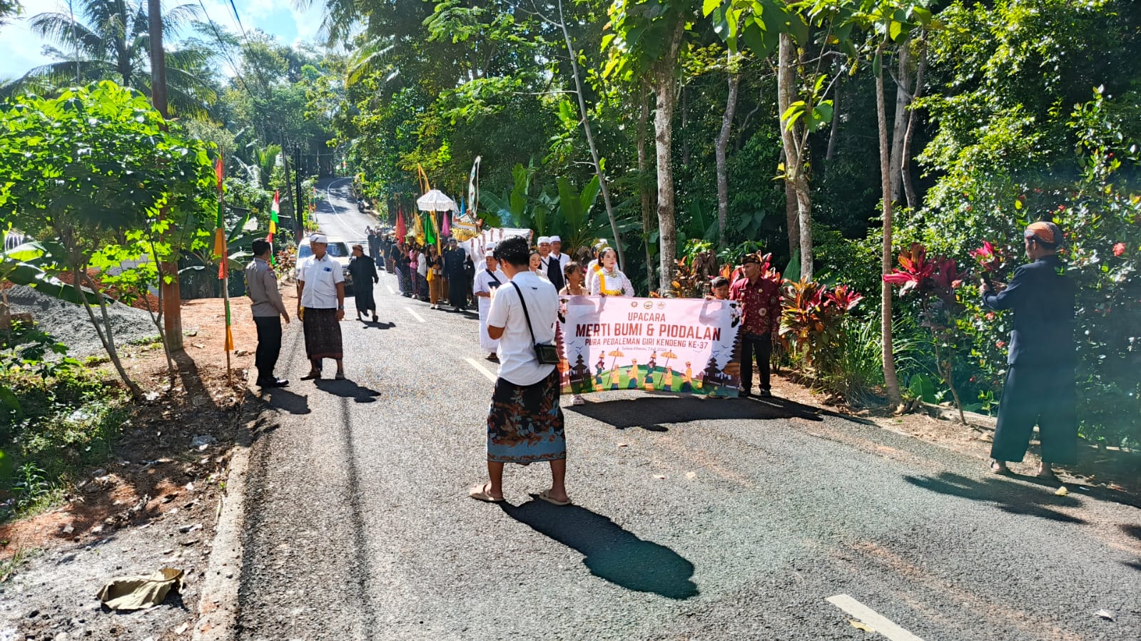 Polsek Somagede Banyumas Amankan Upacara Merti Bumi di Pura Giri Kendeng, Berlangsung Khidmat dan Kondusif