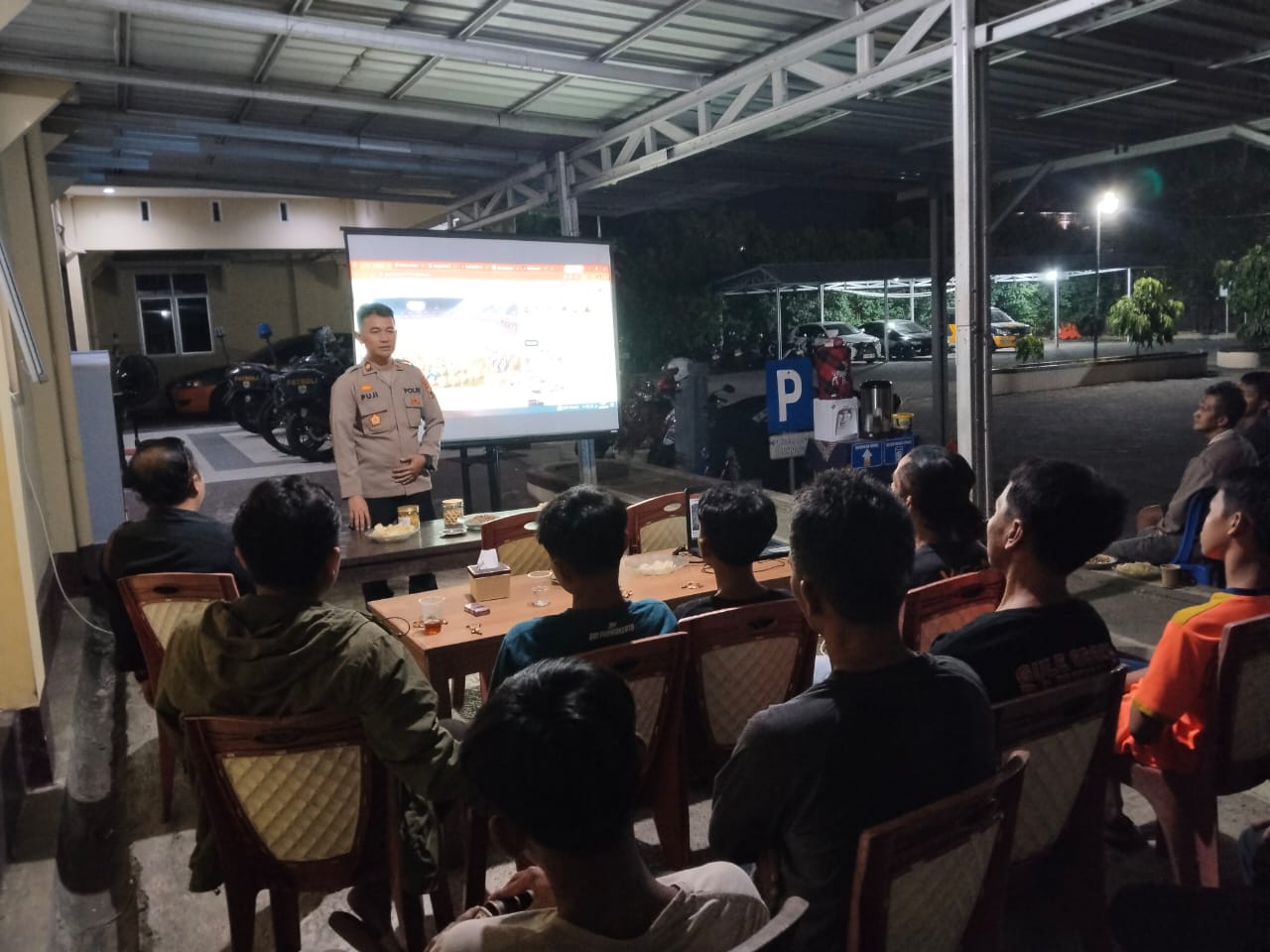 Nobar Piala Dunia 2026, Polisi dan Warga Purwokerto Selatan Banyumas Perkuat Kebersamaan