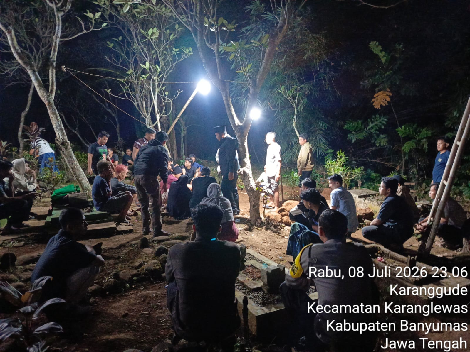 Wujud Empati, Bhabinkamtibmas Takziah Warga Karanggude Kulon Banyumas