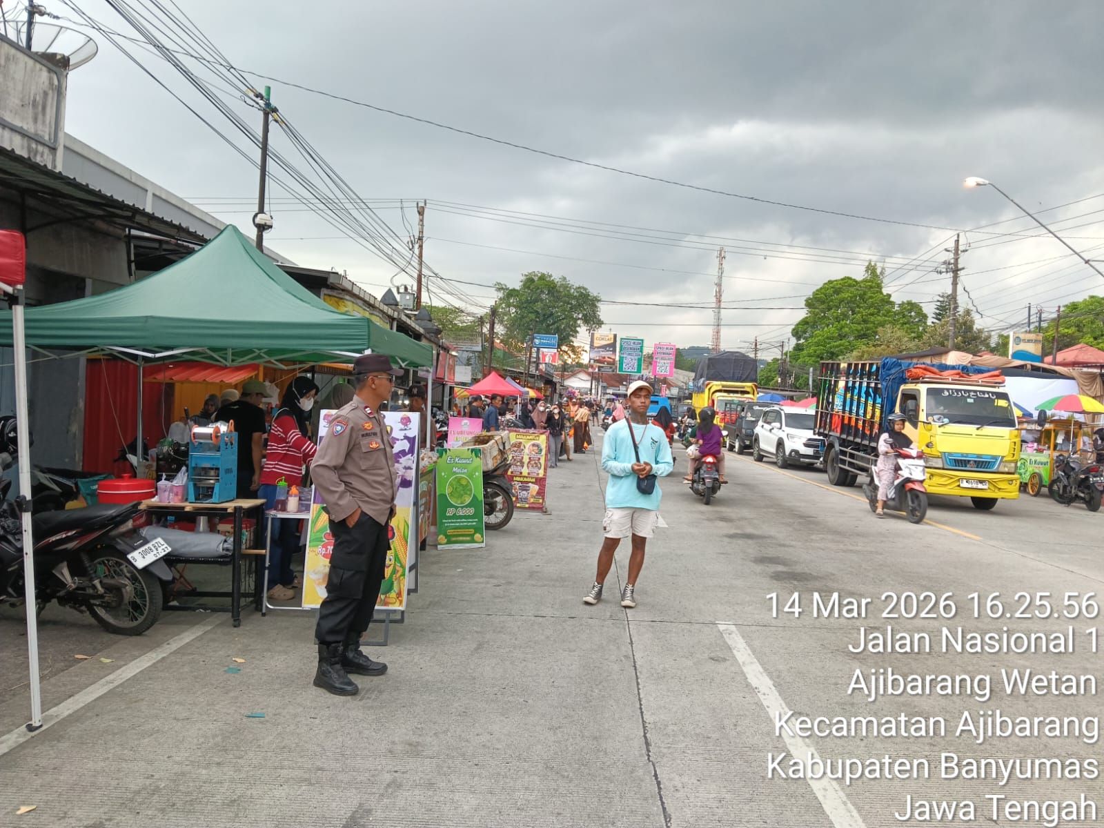 Polsek Ajibarang Banyumas Patroli Ngabuburit, Antisipasi Gangguan Kamtibmas Jelang Mudik