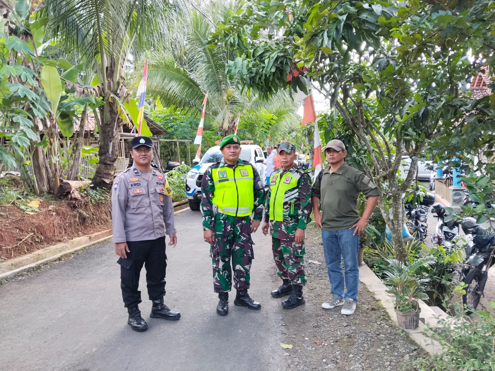 Polsek Patikraja Banyumas Hadiri Penutupan TMMD Sengkuyung I di Desa Sawangan Wetan