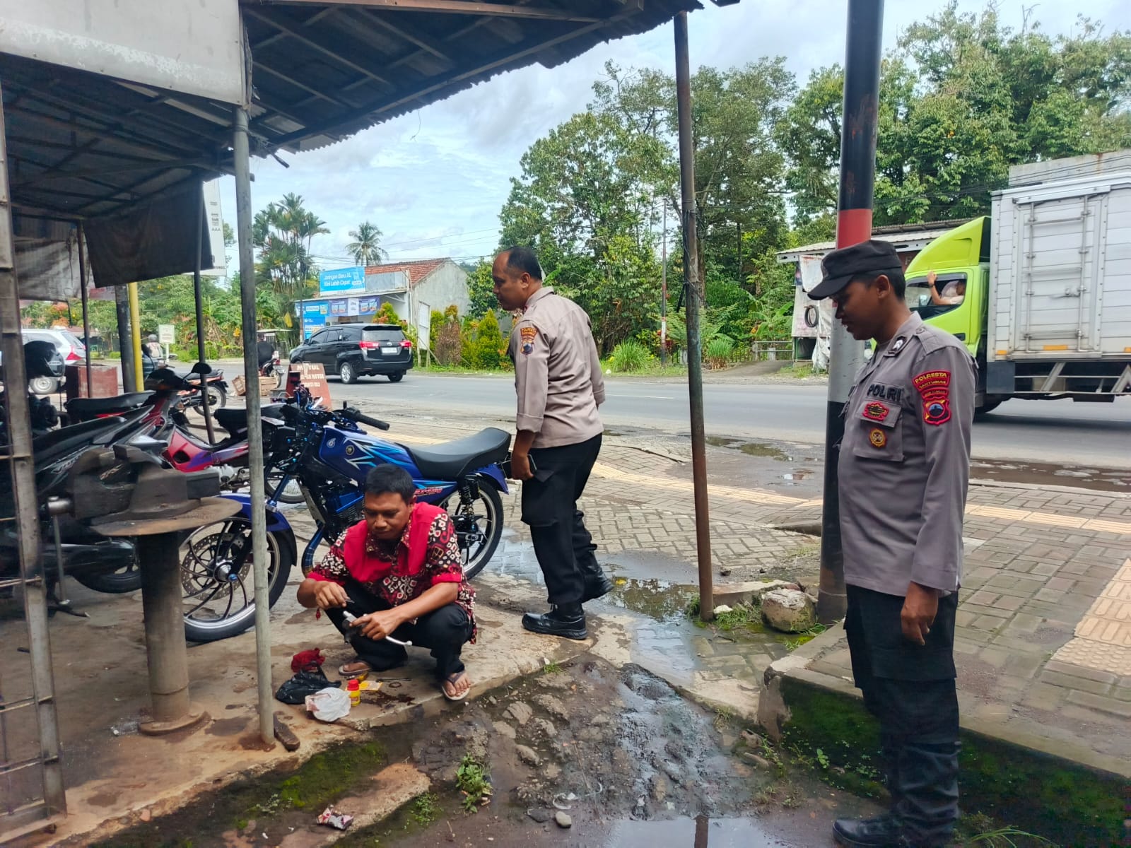 Polsek Kemranjen Banyumas Intensifkan Patroli Dialogis, Antisipasi Kriminalitas di Pertokoan Modern