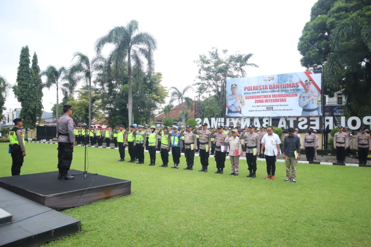 Polresta Banyumas Siagakan Pleton Bhayangkara Hadapi Potensi Bencana dan Persiapan Operasi Lilin
