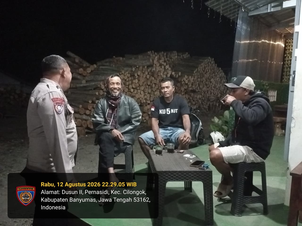 Sambangi Warga Karangwangkal, Bhabinkamtibmas Purwokerto Utara Ingatkan Waspada Curanmor
