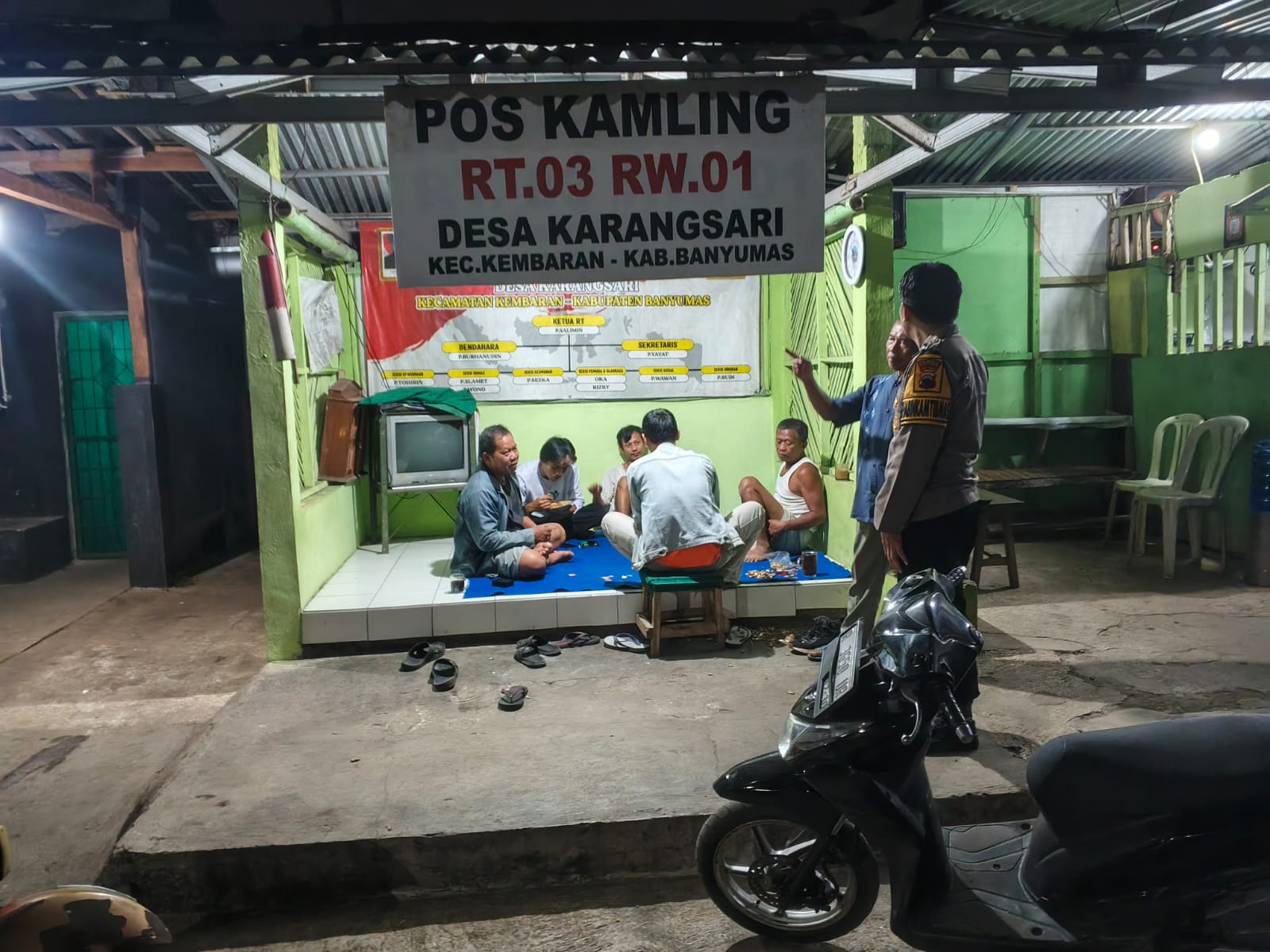 Sambang Satkamling, Polsek Kembaran Banyumas Perkuat Peran Warga Jaga Lingkungan