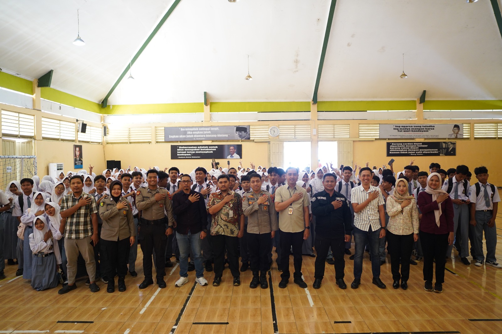 Bekali Pelajar Hadapi Era Digital, Polresta Banyumas Gelar Pelatihan AI di SMK Negeri 3 Purwokerto