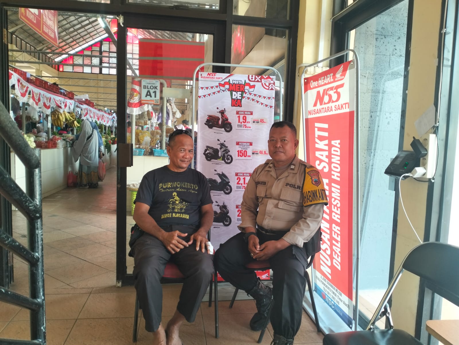 Sambangi UPTD Pasar Manis, Bhabinkamtibmas Purwokerto Barat Perkuat Sinergi Jaga Kamtibmas