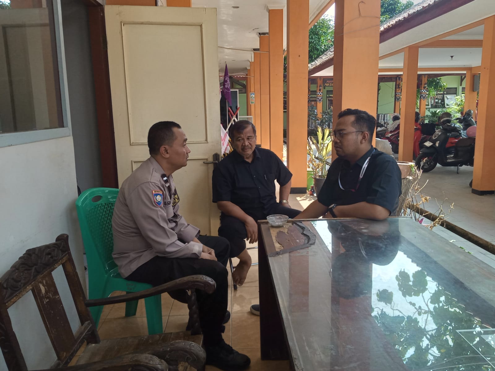 Jaga Sekolah Tetap Aman, Polsek Purwokerto Utara Perkuat Komunikasi Dengan Guru SMPN 9