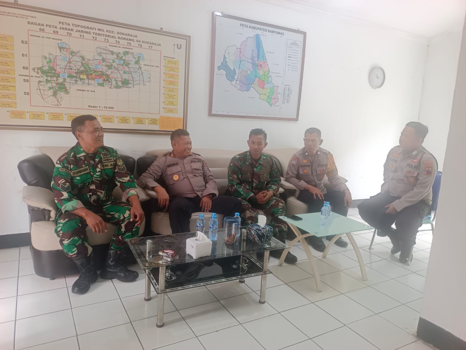 Kapolsek Jalin Silaturahmi ke Koramil 04 Sokaraja, Perkuat Sinergitas TNI-Polri