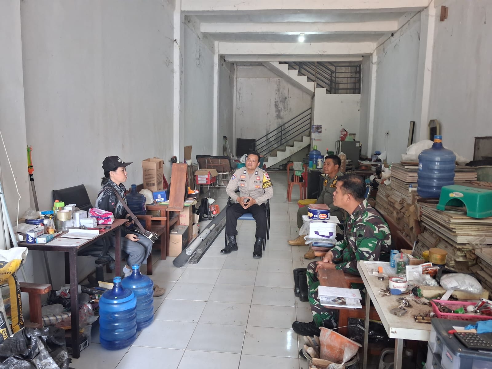 Bhabinkamtibmas Polsek Purwokerto Utara Sambangi Pengelola Ruko PCW, Perkuat Sinergi Jaga Kamtibmas