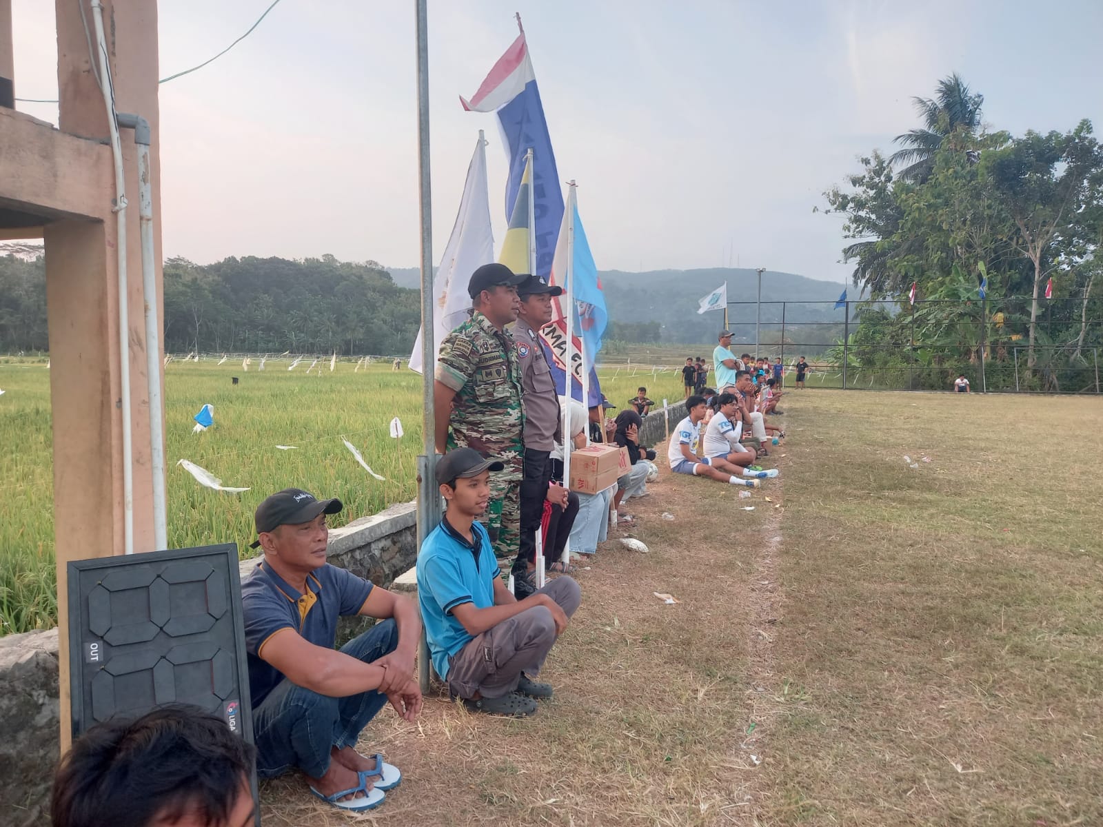 Polsek Cilongok Amankan Turnamen Sepak Bola Desa Langgongsari, Berlangsung Aman dan Kondusif
