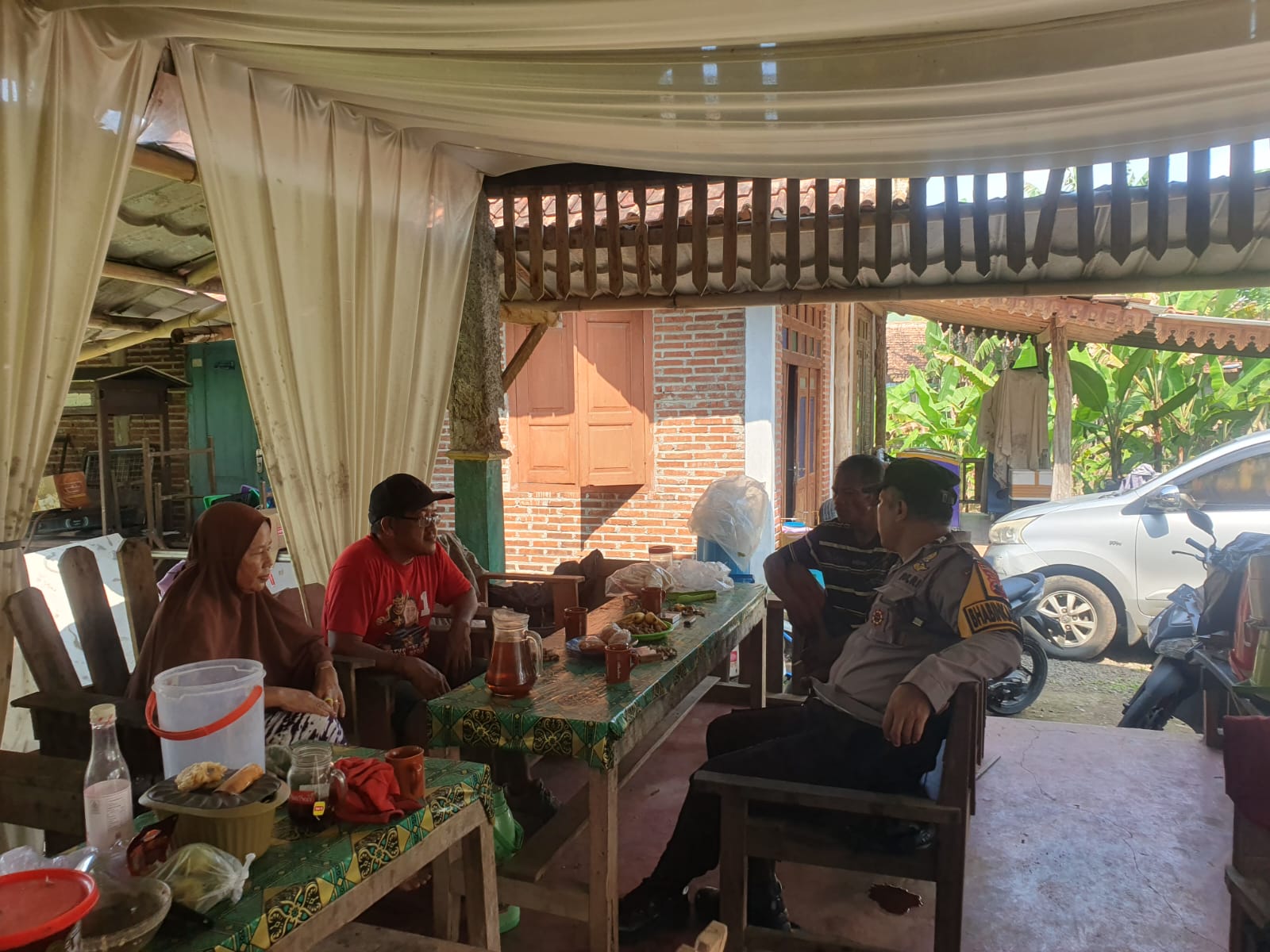 Sambangi Warga Pekunden, Bhabinkamtibas Banyumas Dorong Pemanfaatan Lahan