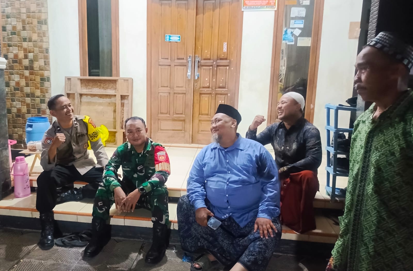 Polsek Patikraja Perkuat Upaya Preventif melalui Sambang dan Binluh Warga