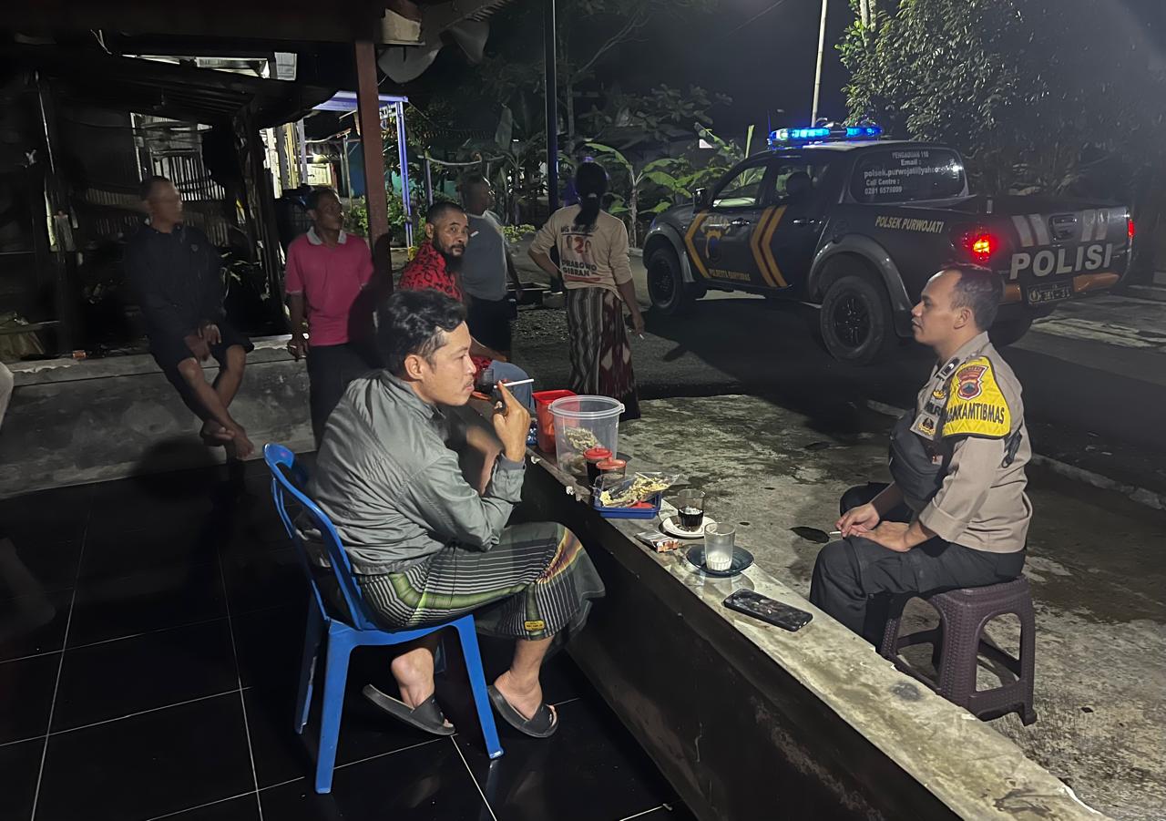 Polsek Jatilawang Banyumas Perkuat Kamtibmas Lewat Sambang dan Edukasi Layanan Polri 110
