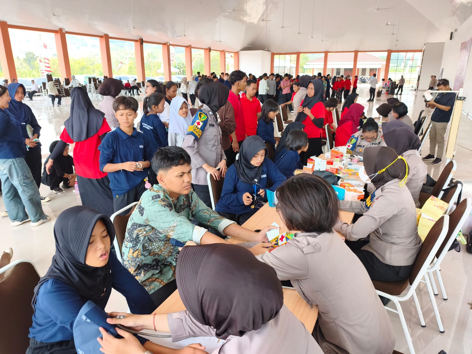 Polwan Polda Jateng Hadir untuk Negeri, Semarak Hari Jadi ke-78 Diisi dengan Kepedulian dan Pengabdian