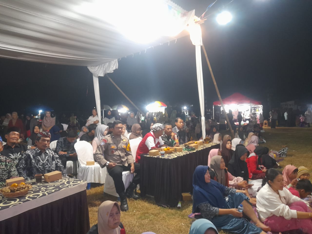 Puncak HUT RI ke 71 di Kalitapen Dimeriahkan Wayang Kulit, Polsek Purwojati Hadir Beri Rasa Aman
