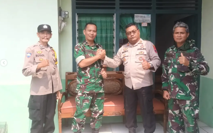 Silaturahmi ke Koramil 14 Gumelar, Polsek Gumelar Perkuat Soliditas TNI-Polri
