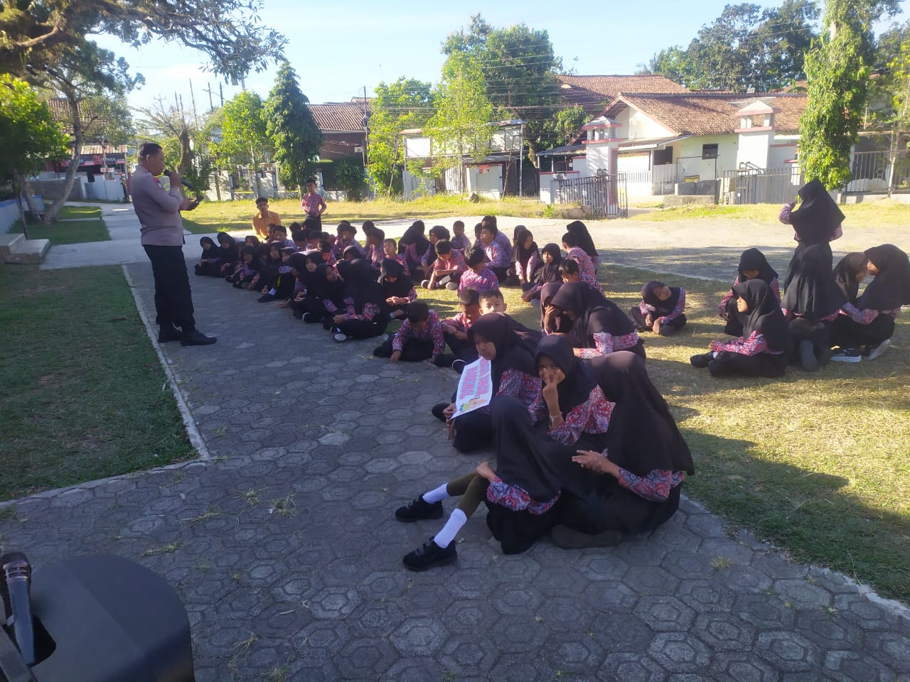 Lewat Edukasi di Sekolah, Polsek Pekuncen Banyumas Perkuat Pencegahan Bullying dan Napza Sejak Usia Dini