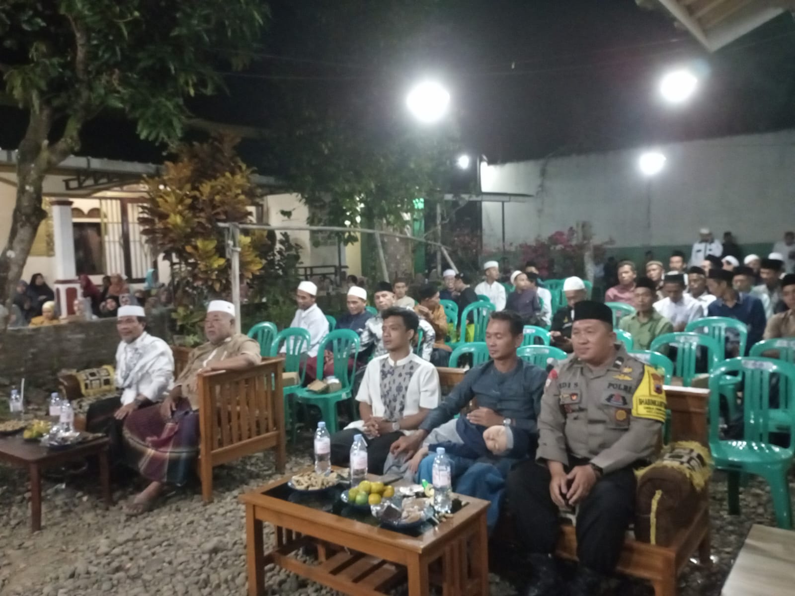 Melalui Pengajian Maulid Nabi, Bhabinkamtibmas Polsek Cilongok Pererat Kemitraan dengan Warga